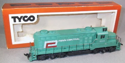 TYCO Penn Central GP20 with red-and-white logo